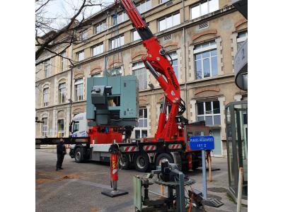 9 tonnes au bout du bras